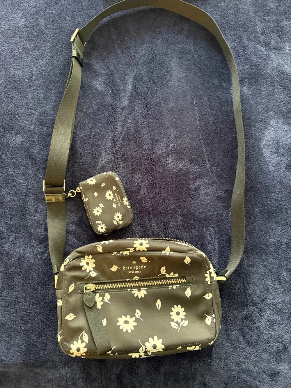 kate spade Black Floral Crossbody with Coin Pouch (Cream Flowers)